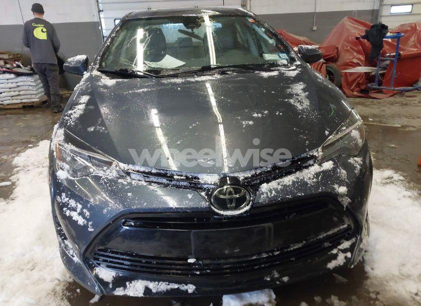Photo 13 of 2018 Toyota Corolla LE (VIN 2T1BURHE0JC089108)