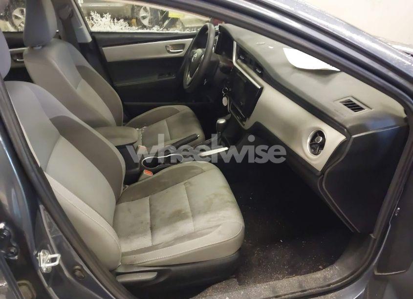 Photo 5 of 2018 Toyota Corolla LE (VIN 2T1BURHE0JC089108)