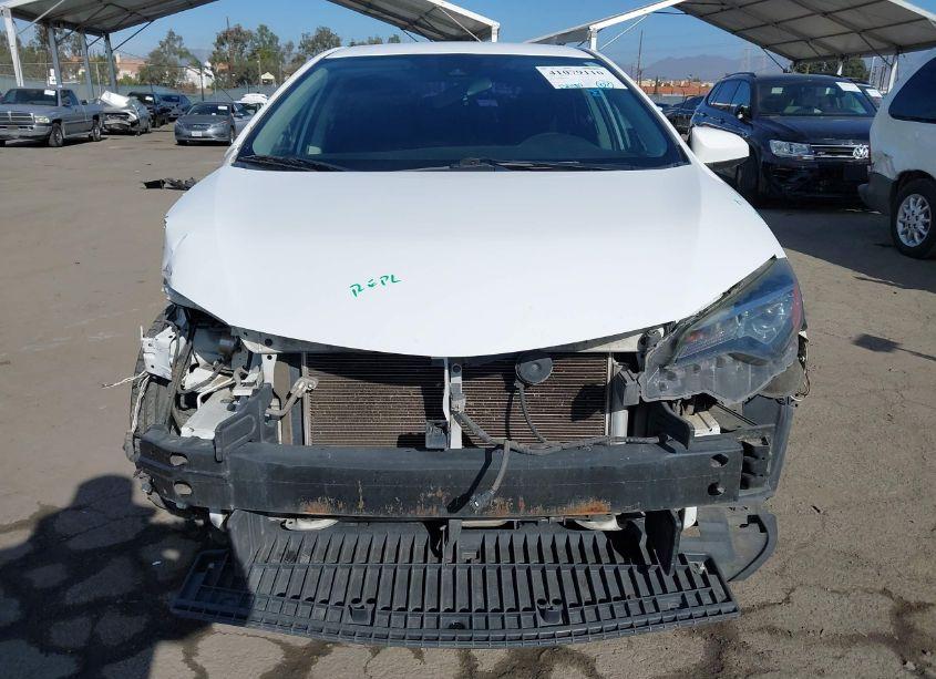 Photo 13 of 2018 Toyota Corolla LE (VIN 2T1BURHE0JC104691)