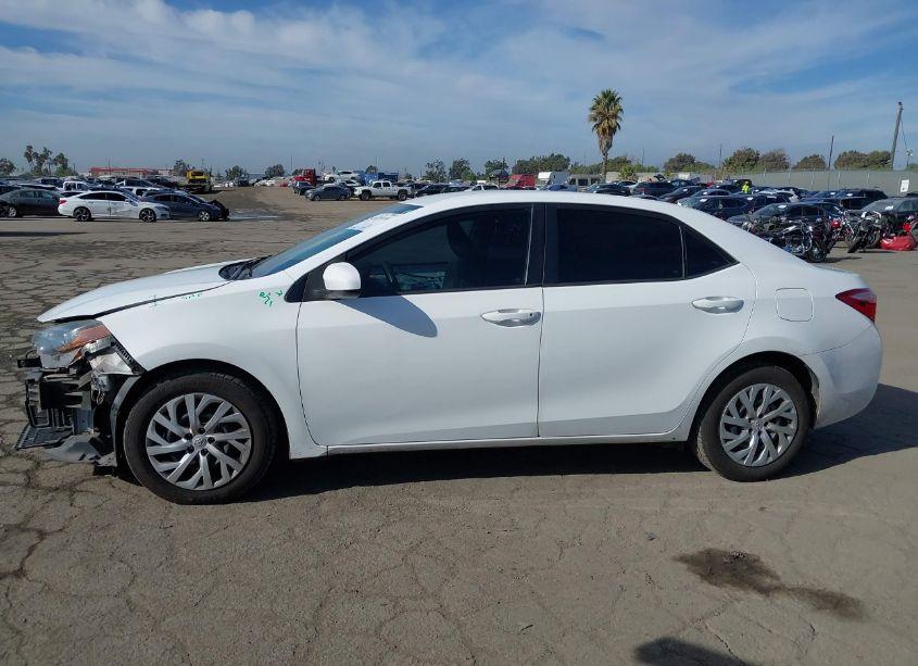 Photo 15 of 2018 Toyota Corolla LE (VIN 2T1BURHE0JC104691)
