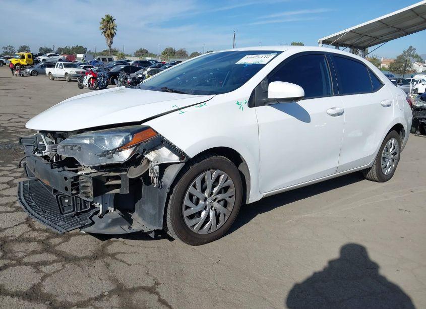 Photo 2 of 2018 Toyota Corolla LE (VIN 2T1BURHE0JC104691)