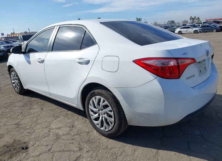 Photo 3 of 2018 Toyota Corolla LE (VIN 2T1BURHE0JC104691)