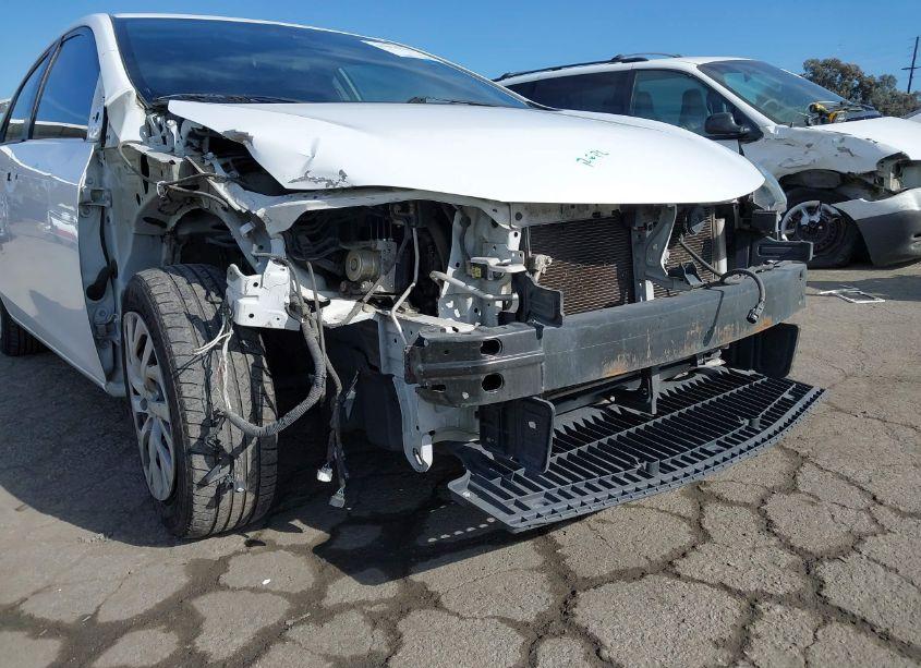 Photo 6 of 2018 Toyota Corolla LE (VIN 2T1BURHE0JC104691)