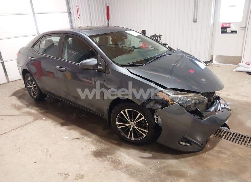 2018 Toyota Corolla L/LE/XLE/SE/XSE (VIN 2T1BURHE0JC106540) main photo
