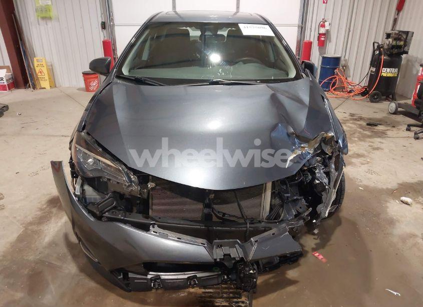 Photo 12 of 2018 Toyota Corolla L/LE/XLE/SE/XSE (VIN 2T1BURHE0JC106540)