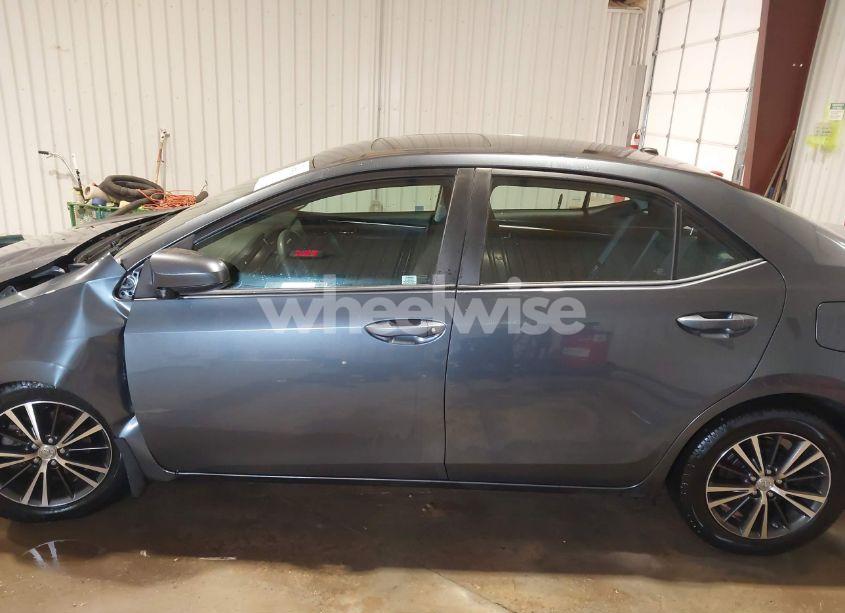 Photo 14 of 2018 Toyota Corolla L/LE/XLE/SE/XSE (VIN 2T1BURHE0JC106540)