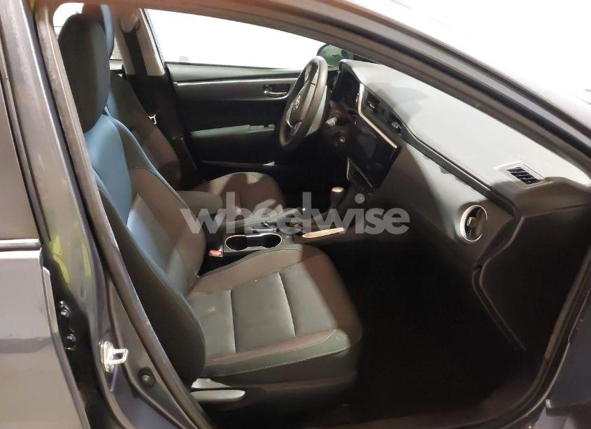 Photo 5 of 2018 Toyota Corolla L/LE/XLE/SE/XSE (VIN 2T1BURHE0JC106540)