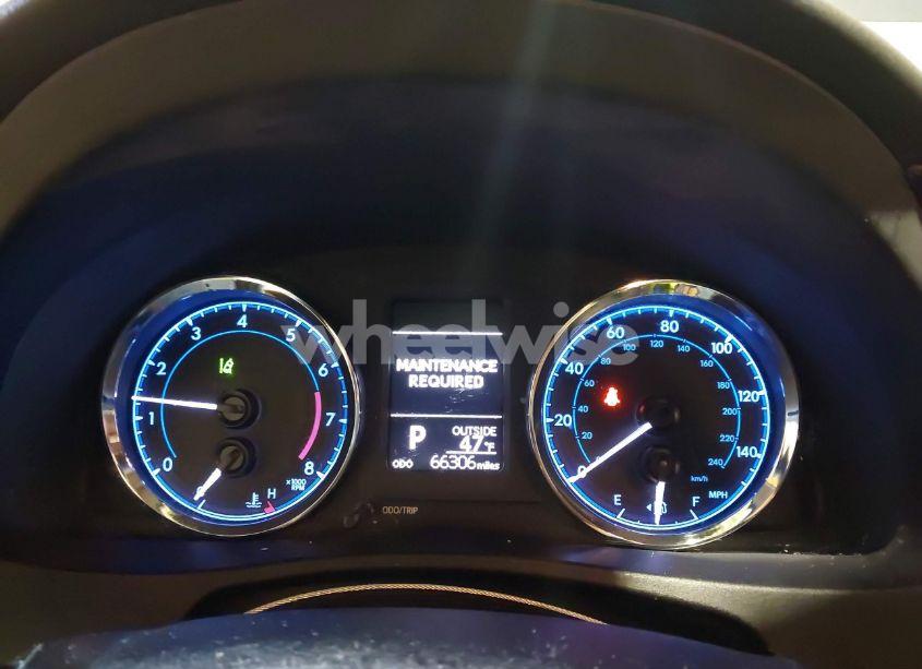 Photo 7 of 2018 Toyota Corolla L/LE/XLE/SE/XSE (VIN 2T1BURHE0JC106540)