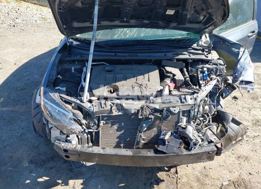 Photo 10 of 2018 Toyota Corolla LE (VIN 2T1BURHE0JC108367)