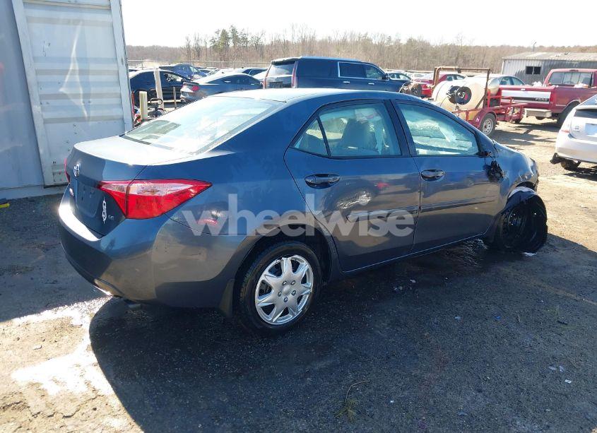 Photo 4 of 2018 Toyota Corolla LE (VIN 2T1BURHE0JC108367)