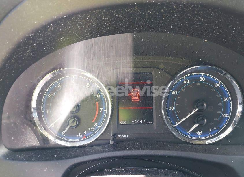 Photo 7 of 2018 Toyota Corolla LE (VIN 2T1BURHE0JC108367)