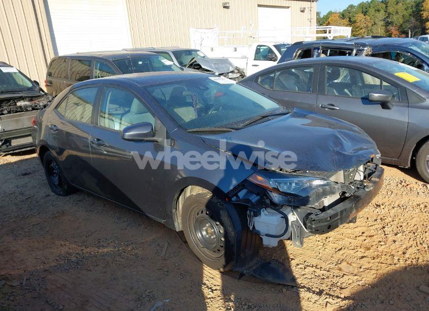 2018 Toyota Corolla LE (VIN 2T1BURHE0JC114007) main photo