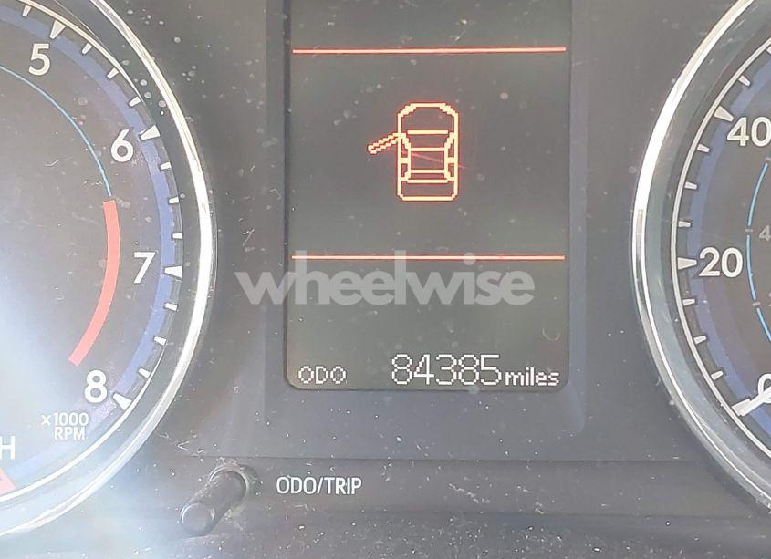 Photo 15 of 2018 Toyota Corolla LE (VIN 2T1BURHE0JC114007)