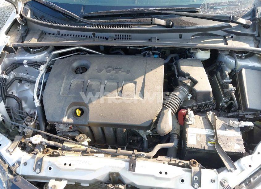 Photo 10 of 2018 Toyota Corolla LE (VIN 2T1BURHE0JC117814)