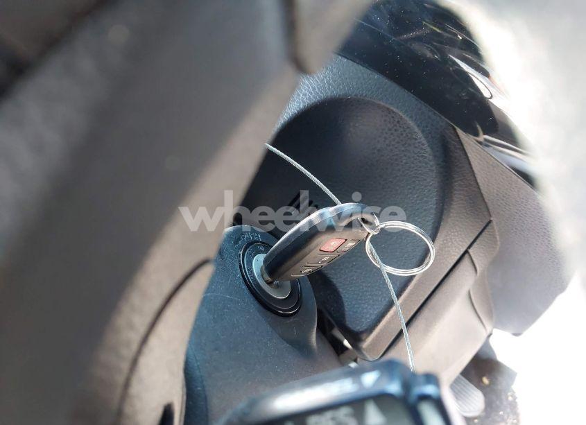 Photo 11 of 2018 Toyota Corolla LE (VIN 2T1BURHE0JC117814)