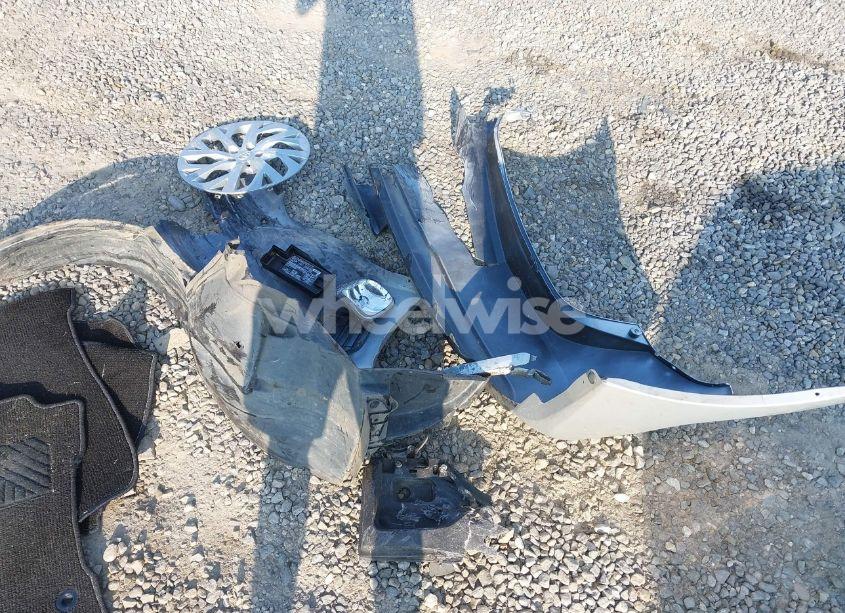 Photo 12 of 2018 Toyota Corolla LE (VIN 2T1BURHE0JC117814)