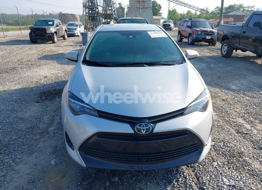Photo 13 of 2018 Toyota Corolla LE (VIN 2T1BURHE0JC117814)