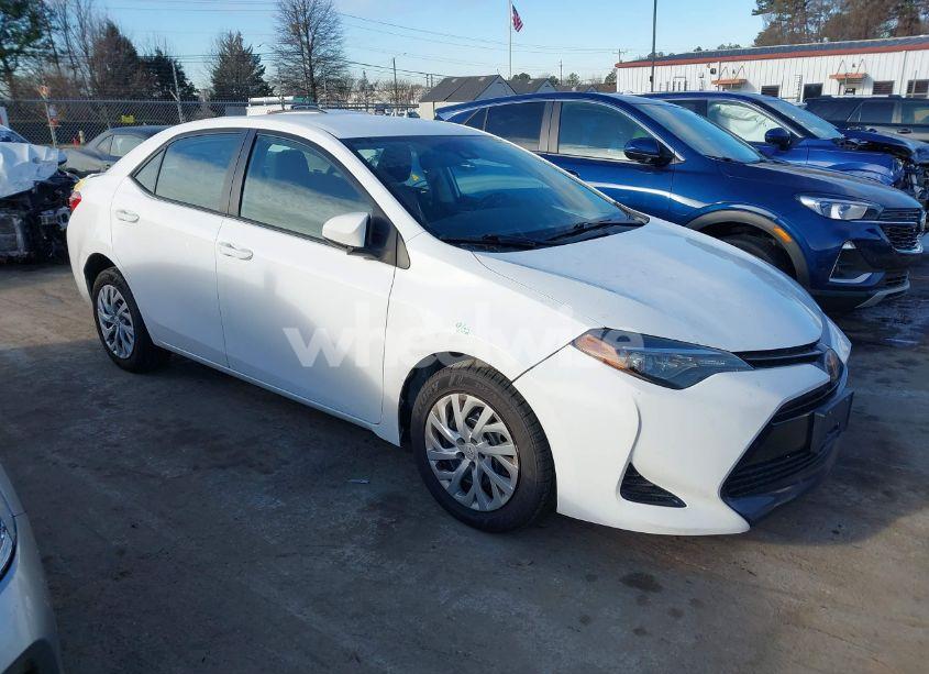 2018 Toyota Corolla L/LE/XLE/SE/XSE (VIN 2T1BURHE0JC117960) main photo