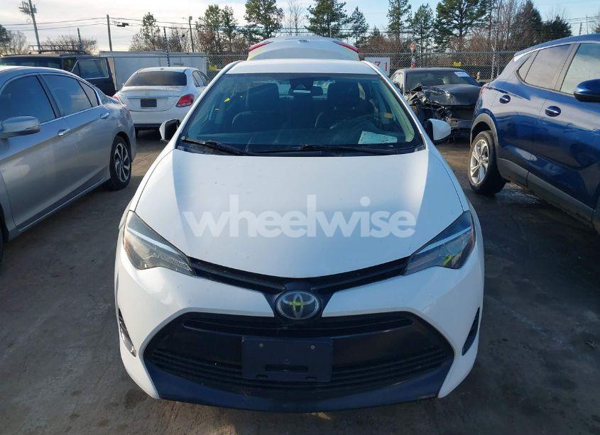 Photo 12 of 2018 Toyota Corolla L/LE/XLE/SE/XSE (VIN 2T1BURHE0JC117960)
