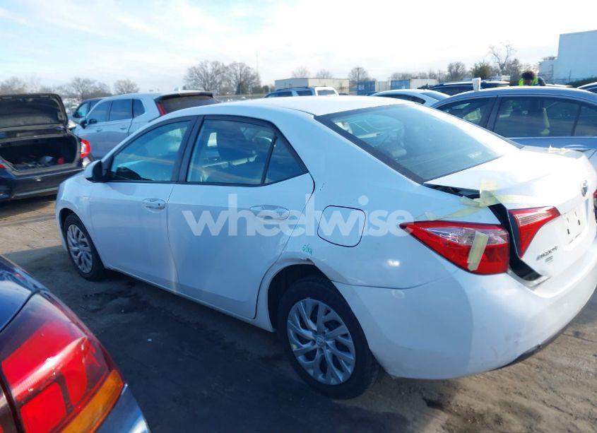 Photo 14 of 2018 Toyota Corolla L/LE/XLE/SE/XSE (VIN 2T1BURHE0JC117960)