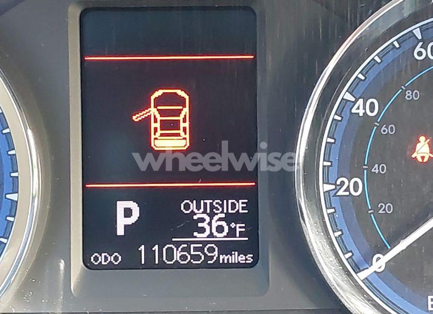 Photo 15 of 2018 Toyota Corolla L/LE/XLE/SE/XSE (VIN 2T1BURHE0JC117960)