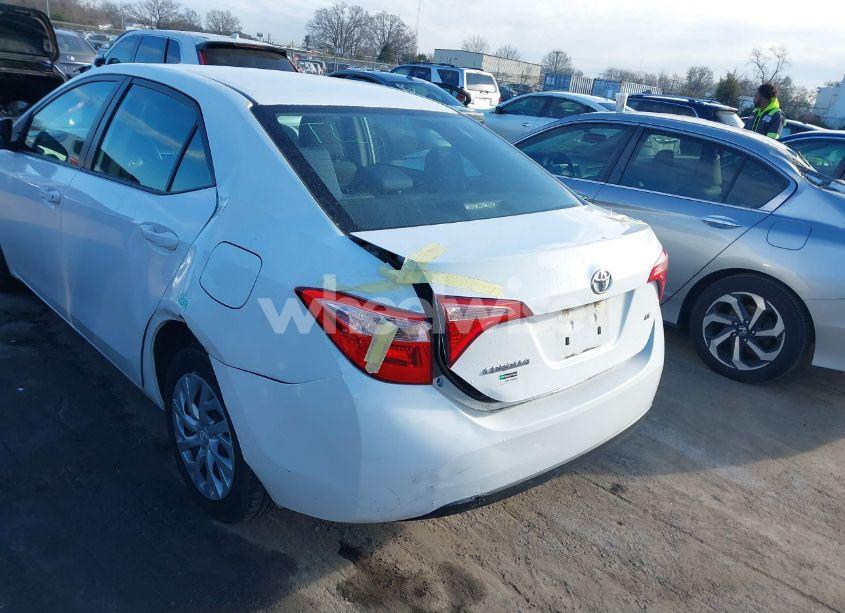 Photo 6 of 2018 Toyota Corolla L/LE/XLE/SE/XSE (VIN 2T1BURHE0JC117960)