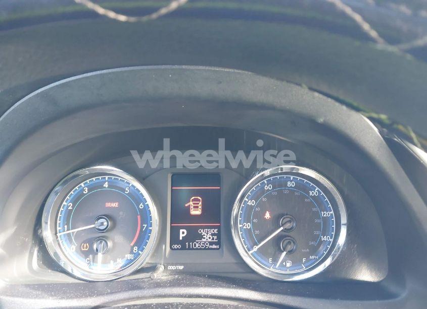 Photo 7 of 2018 Toyota Corolla L/LE/XLE/SE/XSE (VIN 2T1BURHE0JC117960)