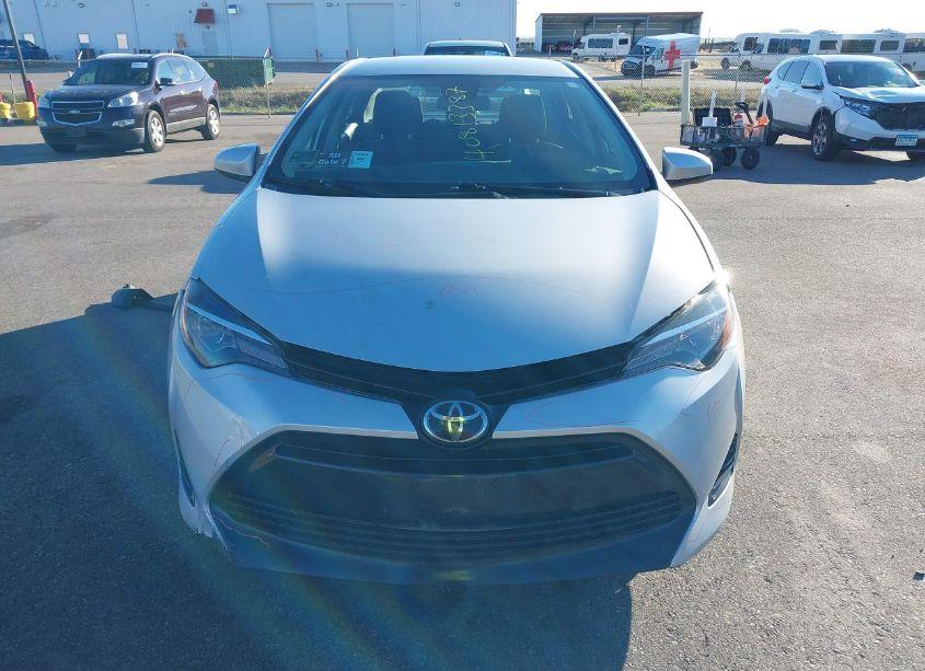 Photo 12 of 2018 Toyota Corolla LE (VIN 2T1BURHE0JC122530)