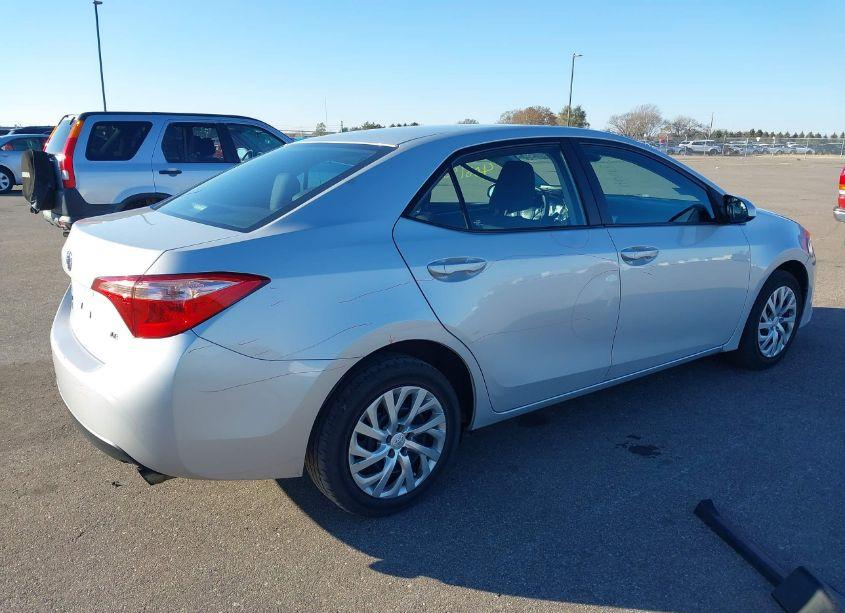 Photo 4 of 2018 Toyota Corolla LE (VIN 2T1BURHE0JC122530)