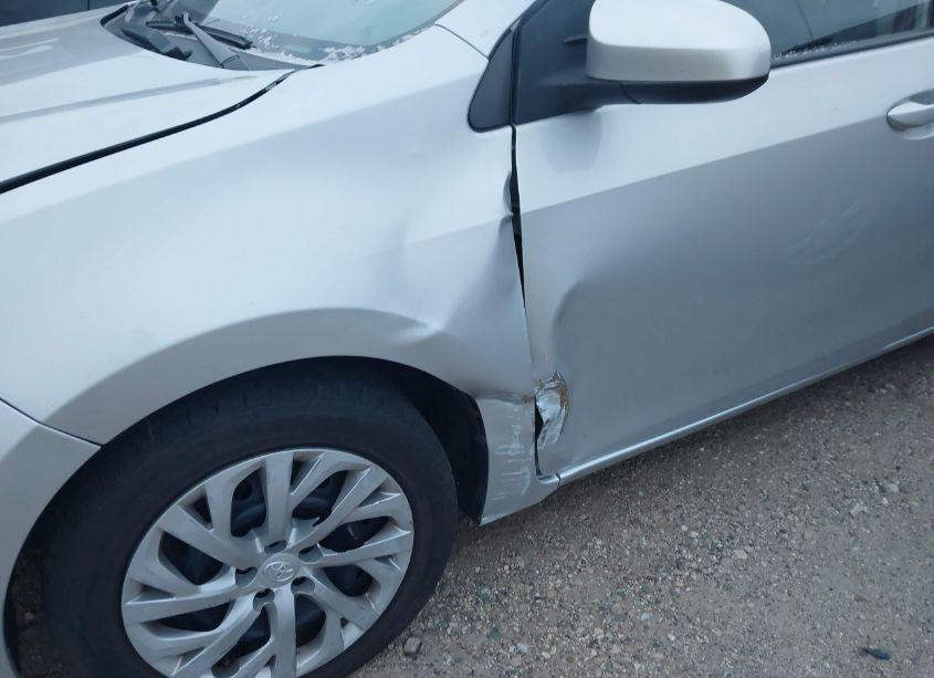 Photo 6 of 2018 Toyota Corolla LE (VIN 2T1BURHE0JC122530)