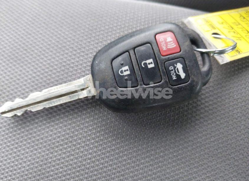 Photo 11 of 2018 Toyota Corolla LE (VIN 2T1BURHE0JC965594)