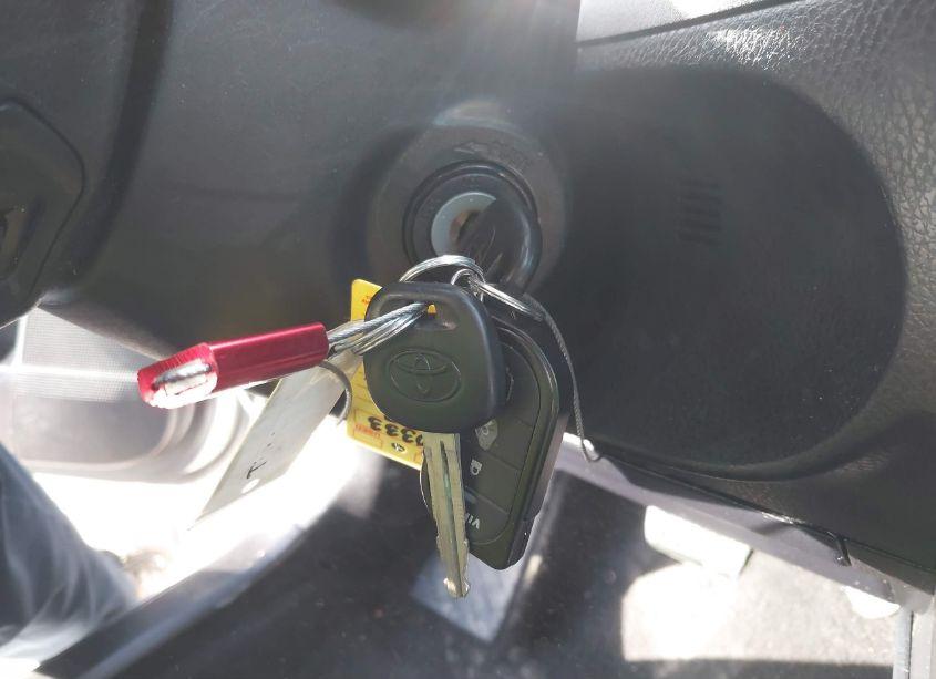 Photo 11 of 2018 Toyota Corolla L (VIN 2T1BURHE0JC970472)