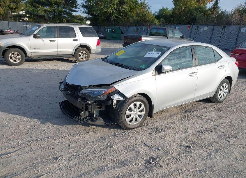 Photo 2 of 2018 Toyota Corolla L (VIN 2T1BURHE0JC970472)