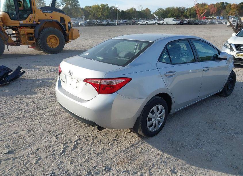 Photo 4 of 2018 Toyota Corolla L (VIN 2T1BURHE0JC970472)