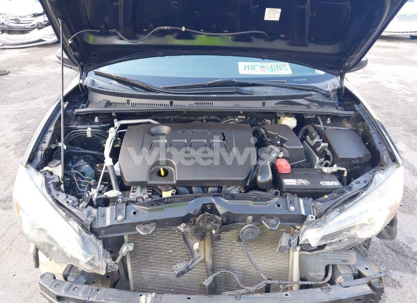 Photo 10 of 2018 Toyota Corolla LE (VIN 2T1BURHE0JC973310)