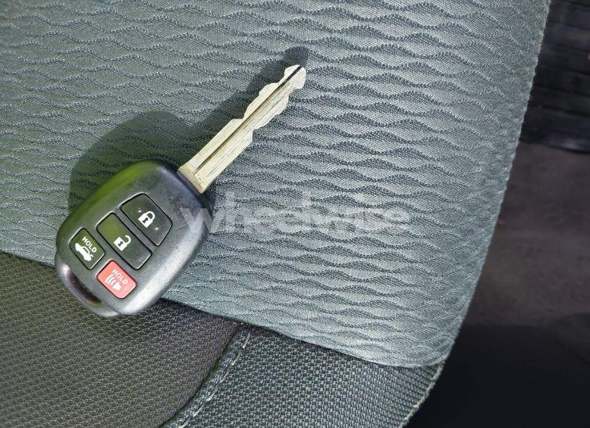 Photo 11 of 2018 Toyota Corolla LE (VIN 2T1BURHE0JC973310)