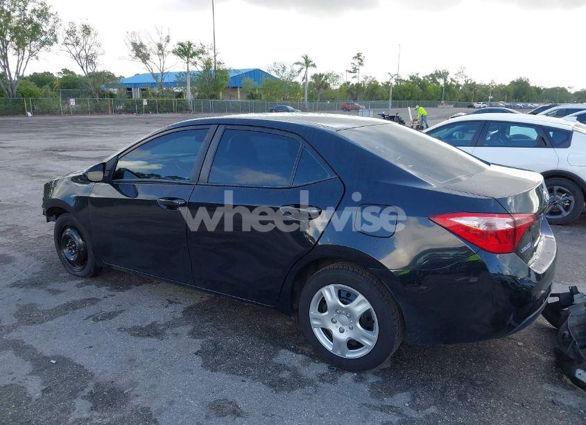 Photo 3 of 2018 Toyota Corolla LE (VIN 2T1BURHE0JC973310)