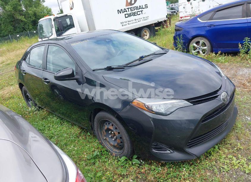 2018 Toyota Corolla LE (VIN 2T1BURHE0JC974876) main photo
