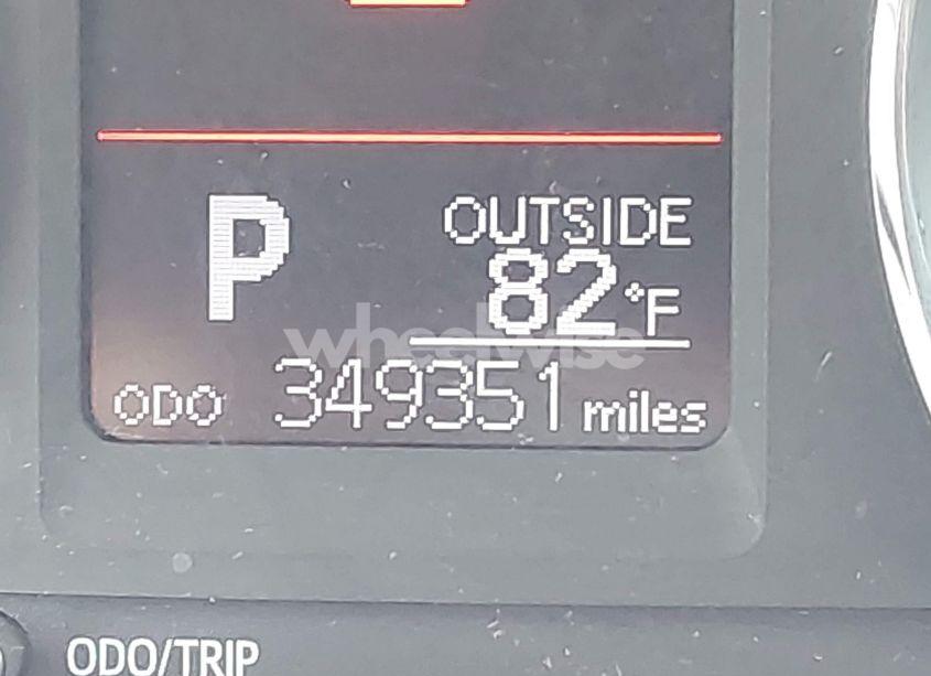 Photo 16 of 2018 Toyota Corolla LE (VIN 2T1BURHE0JC974876)