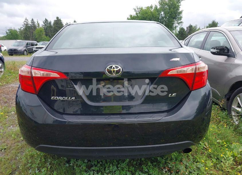 Photo 17 of 2018 Toyota Corolla LE (VIN 2T1BURHE0JC974876)