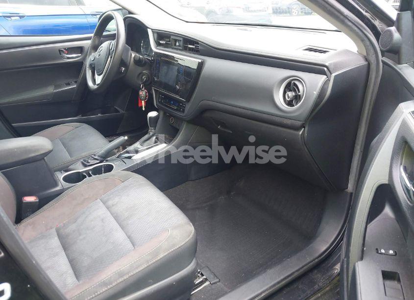 Photo 5 of 2018 Toyota Corolla LE (VIN 2T1BURHE0JC974876)