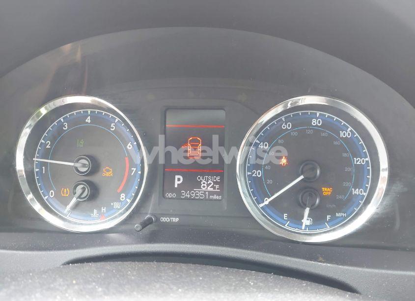 Photo 7 of 2018 Toyota Corolla LE (VIN 2T1BURHE0JC974876)