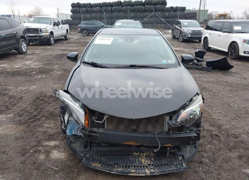 Photo 13 of 2018 Toyota Corolla LE (VIN 2T1BURHE0JC974912)