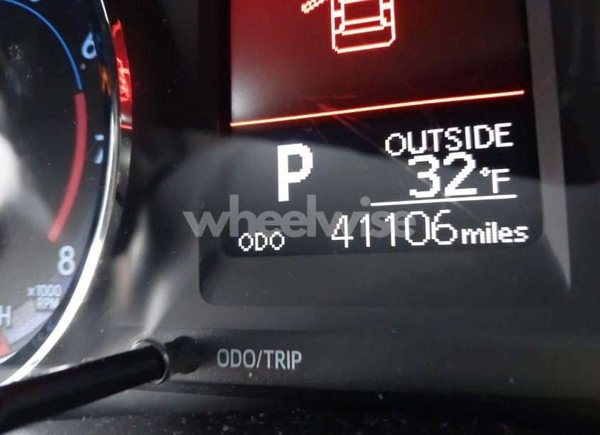 Photo 16 of 2018 Toyota Corolla LE (VIN 2T1BURHE0JC974912)