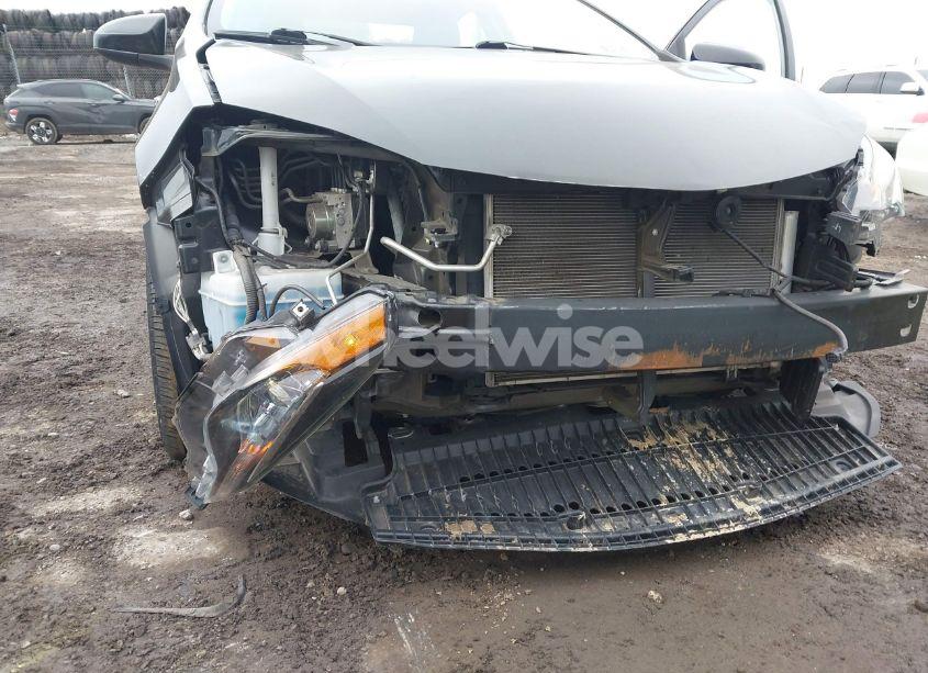 Photo 6 of 2018 Toyota Corolla LE (VIN 2T1BURHE0JC974912)