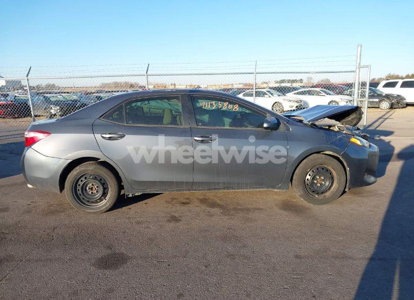 Photo 13 of 2018 Toyota Corolla LE (VIN 2T1BURHE0JC978166)