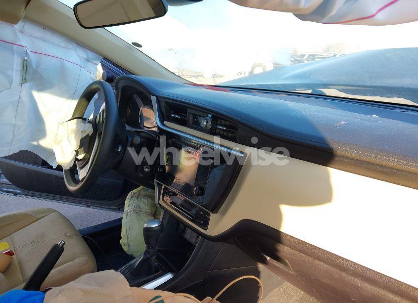 Photo 5 of 2018 Toyota Corolla LE (VIN 2T1BURHE0JC978166)