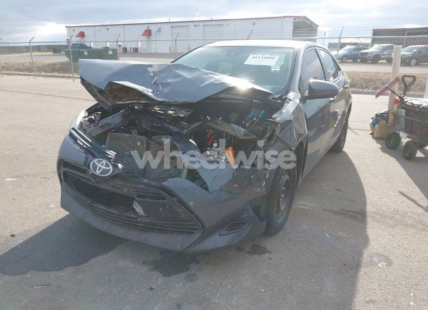 Photo 6 of 2018 Toyota Corolla LE (VIN 2T1BURHE0JC978166)