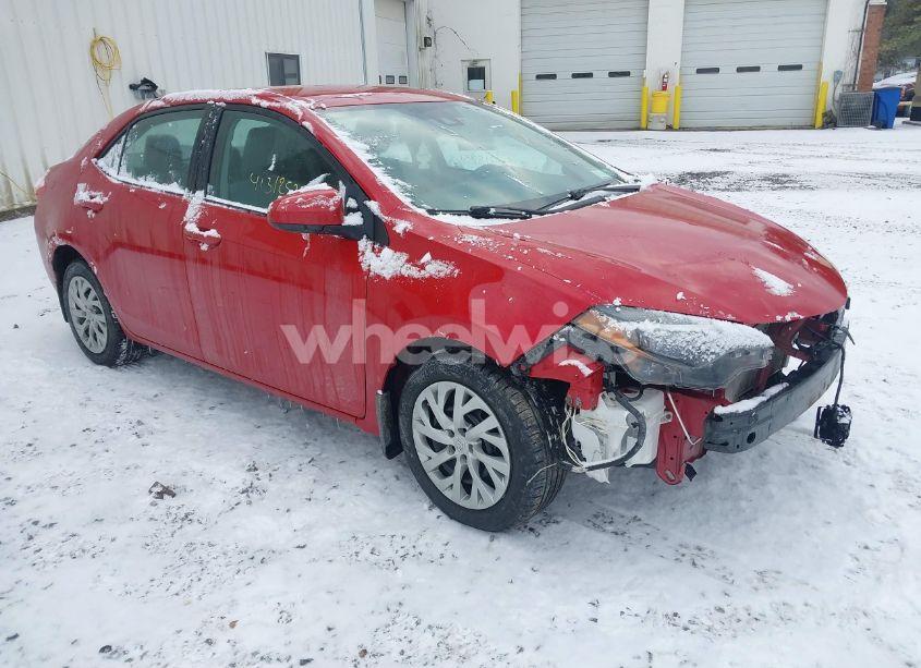 2018 Toyota Corolla LE (VIN 2T1BURHE0JC991547) main photo