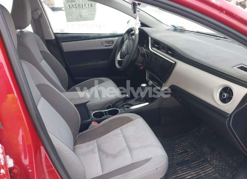 Photo 5 of 2018 Toyota Corolla LE (VIN 2T1BURHE0JC991547)